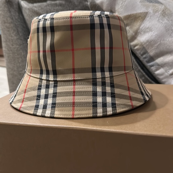Burberry Hat - Picture 7 of 8